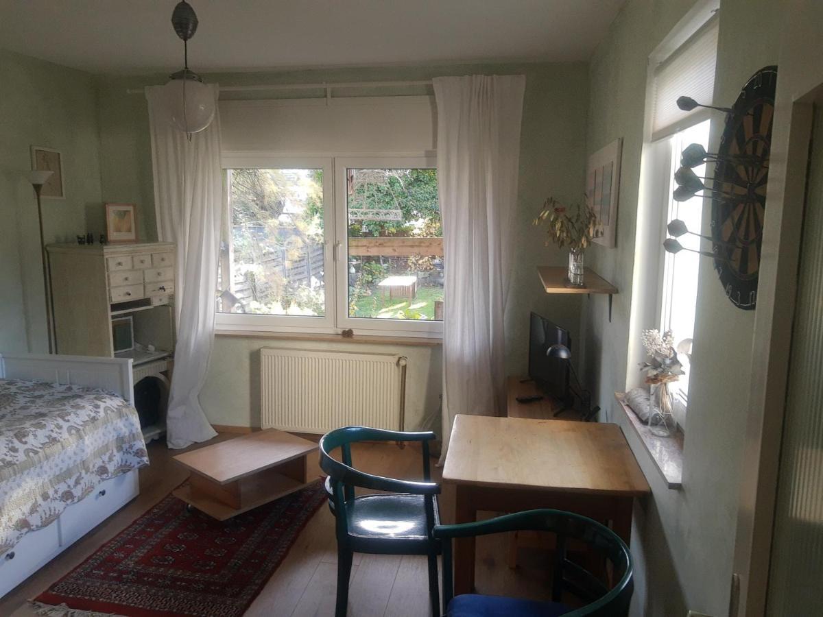 Gartenzimmer Mit Strassenbahn Zu Dom Und Messe Köln Eksteriør bilde