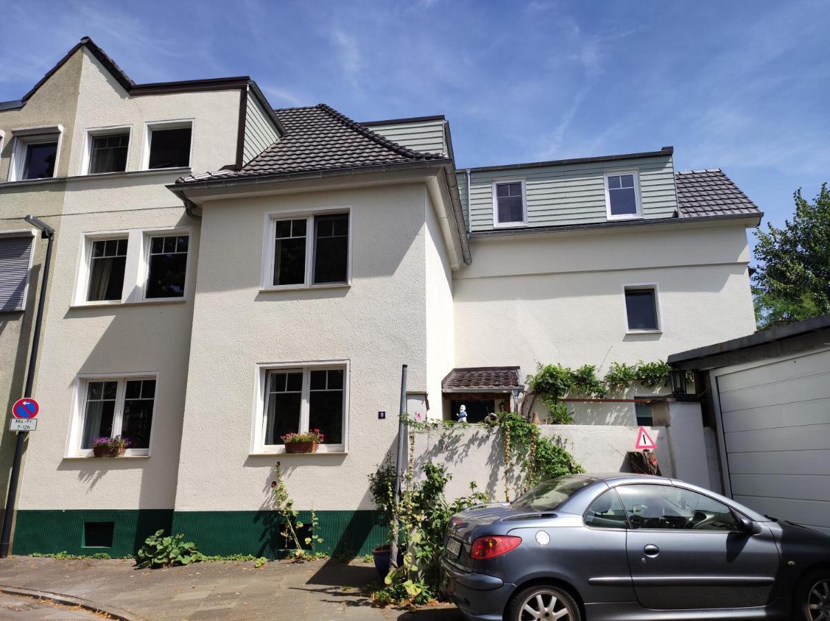 Gartenzimmer Mit Strassenbahn Zu Dom Und Messe Köln Eksteriør bilde